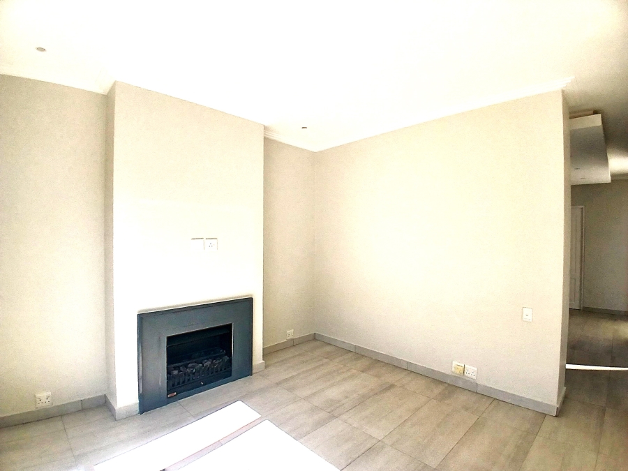 4 Bedroom Property for Sale in Blue Valley Golf Estate Gauteng