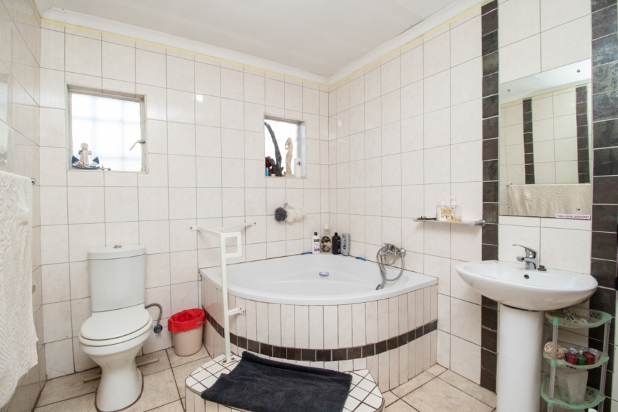 4 Bedroom Property for Sale in Rynfield Gauteng