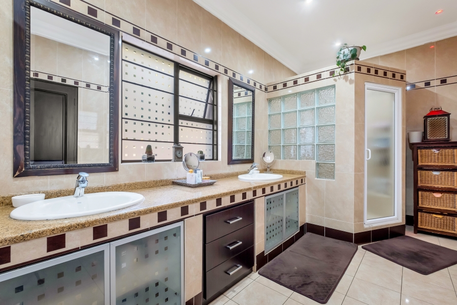 5 Bedroom Property for Sale in Auckland Park Gauteng