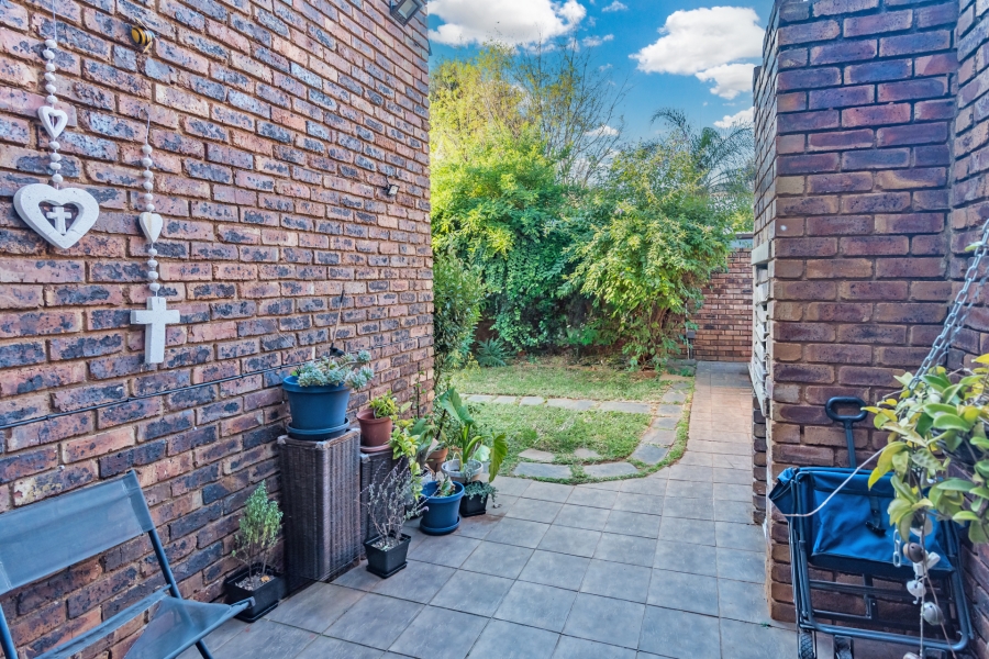 3 Bedroom Property for Sale in Weltevreden Park Gauteng