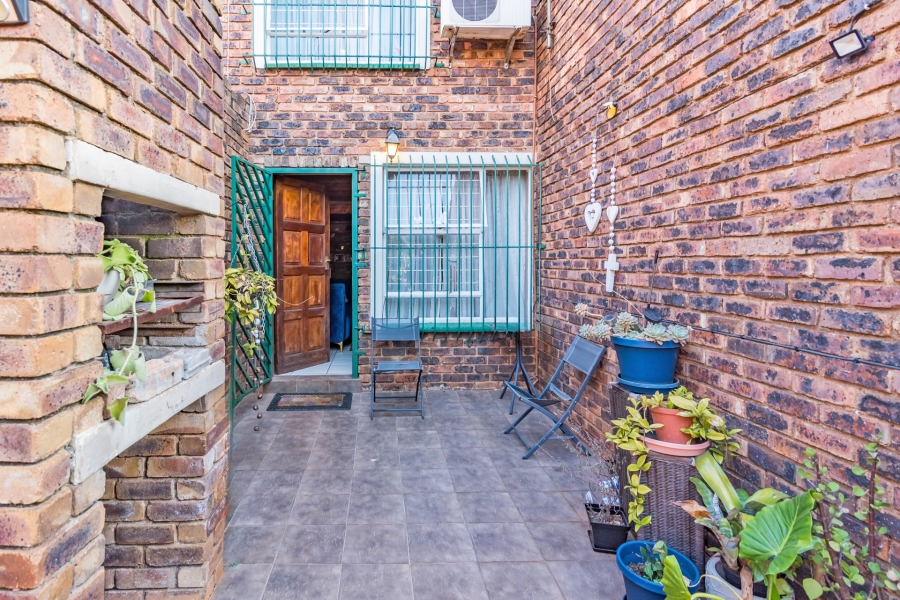 3 Bedroom Property for Sale in Weltevreden Park Gauteng