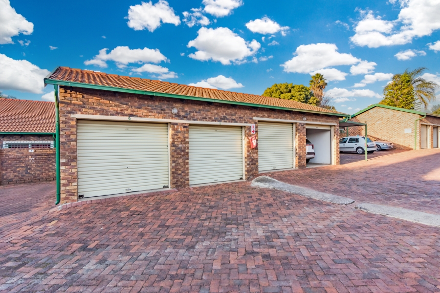 3 Bedroom Property for Sale in Weltevreden Park Gauteng