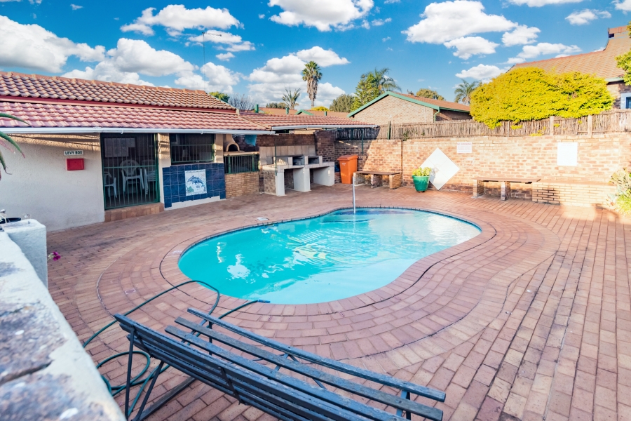 3 Bedroom Property for Sale in Weltevreden Park Gauteng