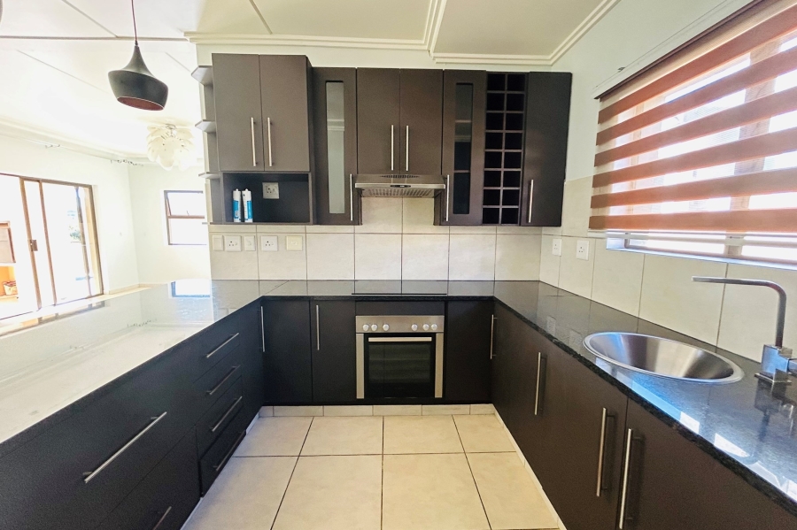To Let 3 Bedroom Property for Rent in Kyalami Hills Gauteng