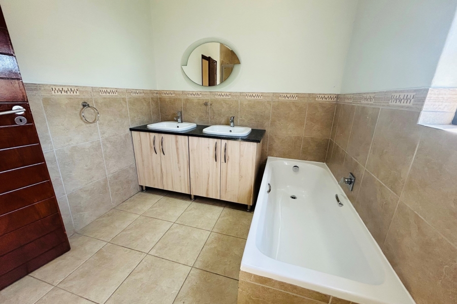 To Let 3 Bedroom Property for Rent in Kyalami Hills Gauteng