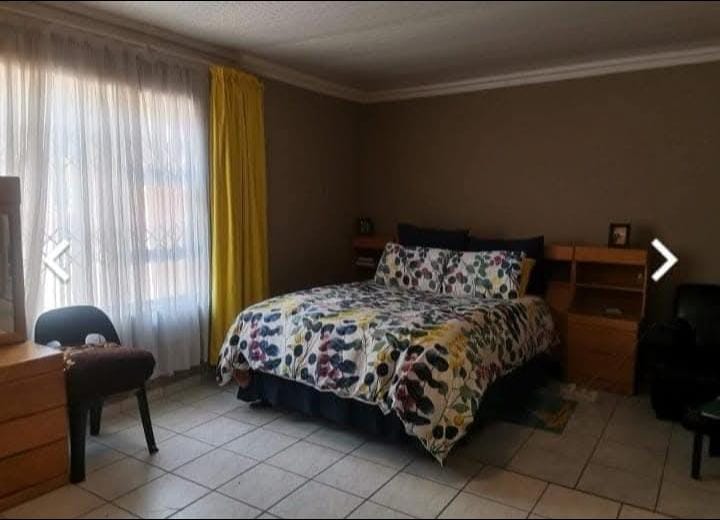 5 Bedroom Property for Sale in Ormonde Gauteng