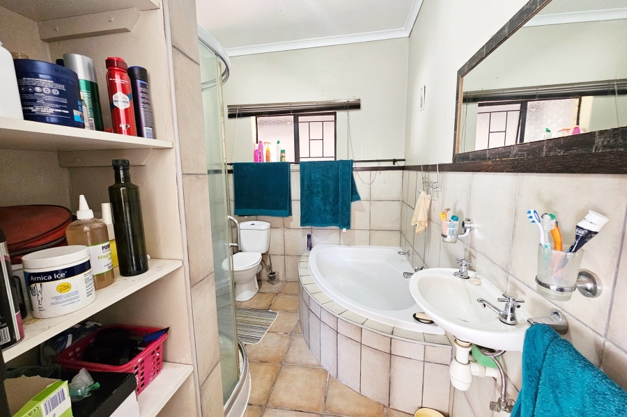 4 Bedroom Property for Sale in Doringkloof Gauteng