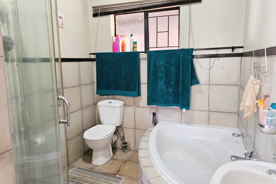 4 Bedroom Property for Sale in Doringkloof Gauteng
