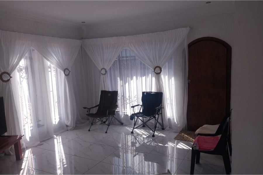 3 Bedroom Property for Sale in Protea North Gauteng