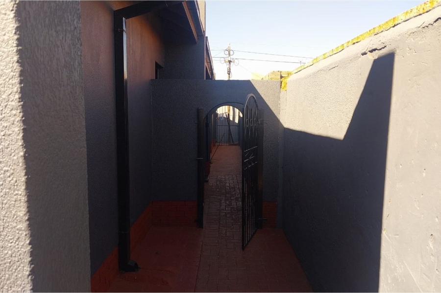 3 Bedroom Property for Sale in Protea North Gauteng