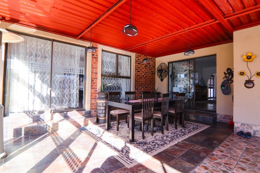 4 Bedroom Property for Sale in Noordwyk Gauteng