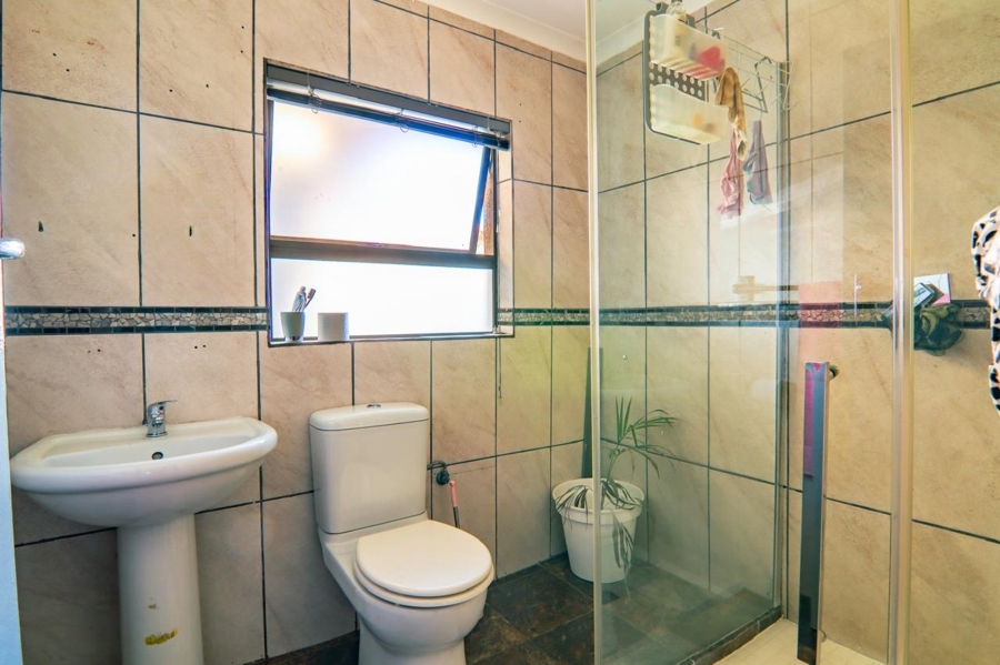 4 Bedroom Property for Sale in Noordwyk Gauteng