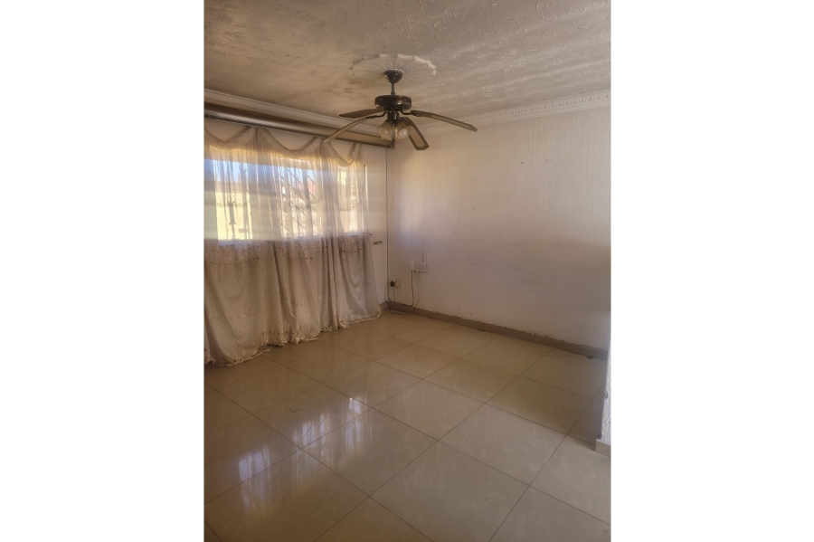 To Let 2 Bedroom Property for Rent in Protea North Gauteng