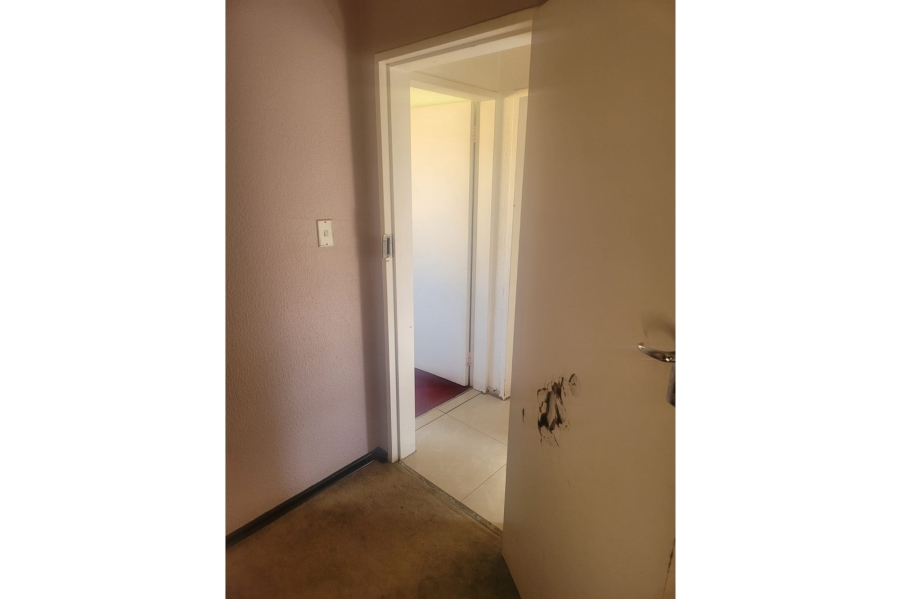 To Let 2 Bedroom Property for Rent in Protea North Gauteng
