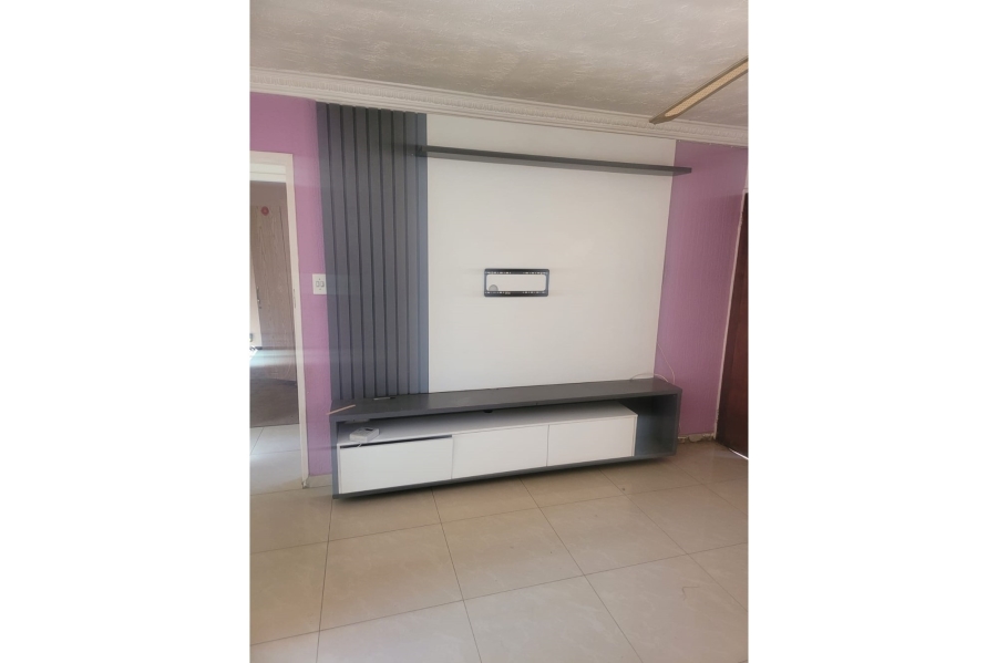 To Let 2 Bedroom Property for Rent in Protea North Gauteng