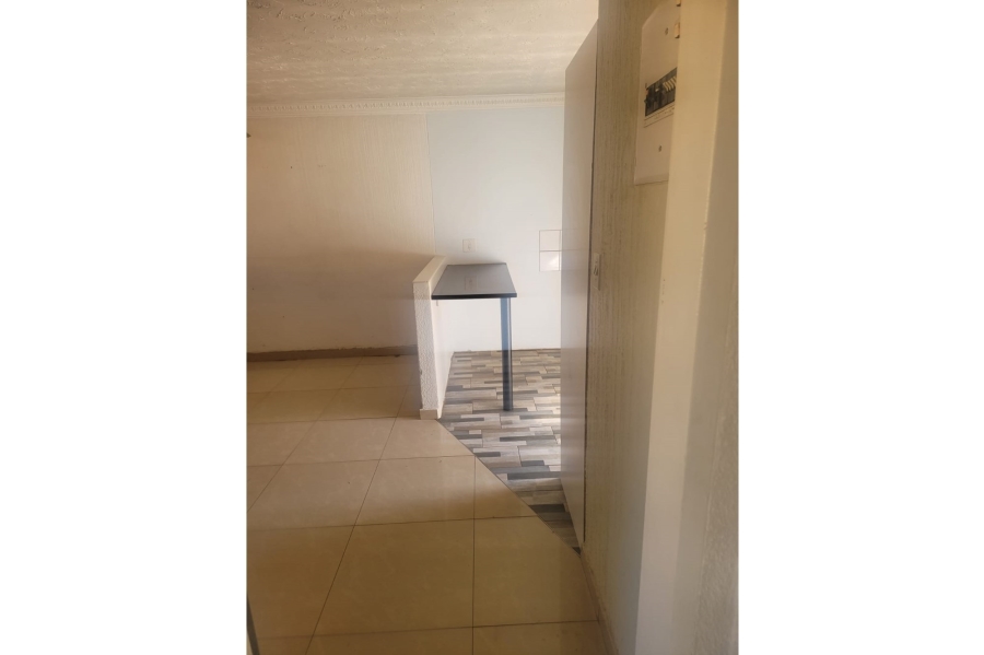 To Let 2 Bedroom Property for Rent in Protea North Gauteng