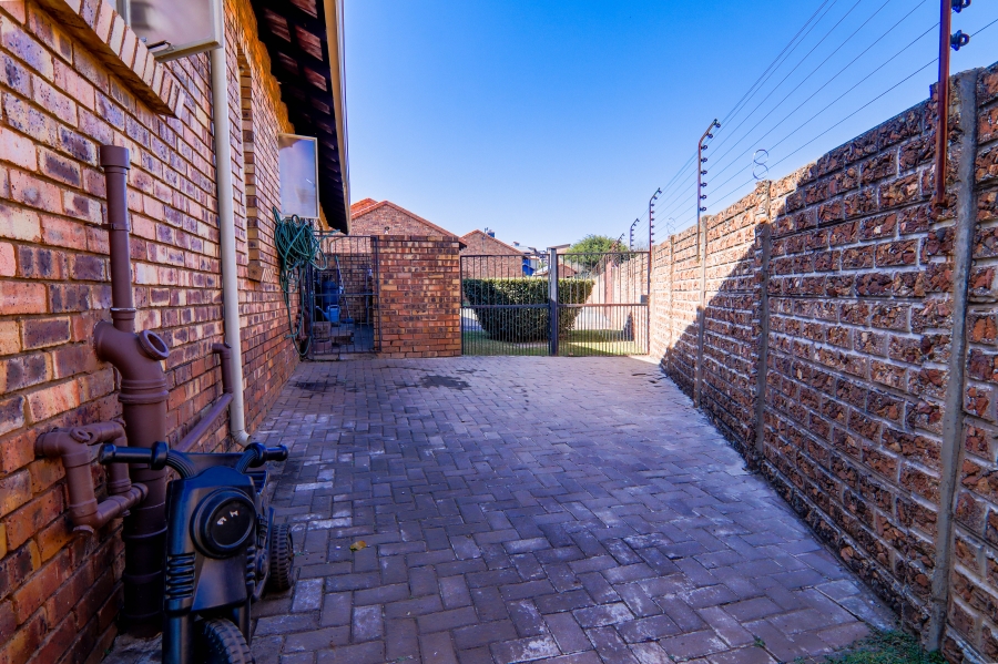 3 Bedroom Property for Sale in Celtisdal Gauteng