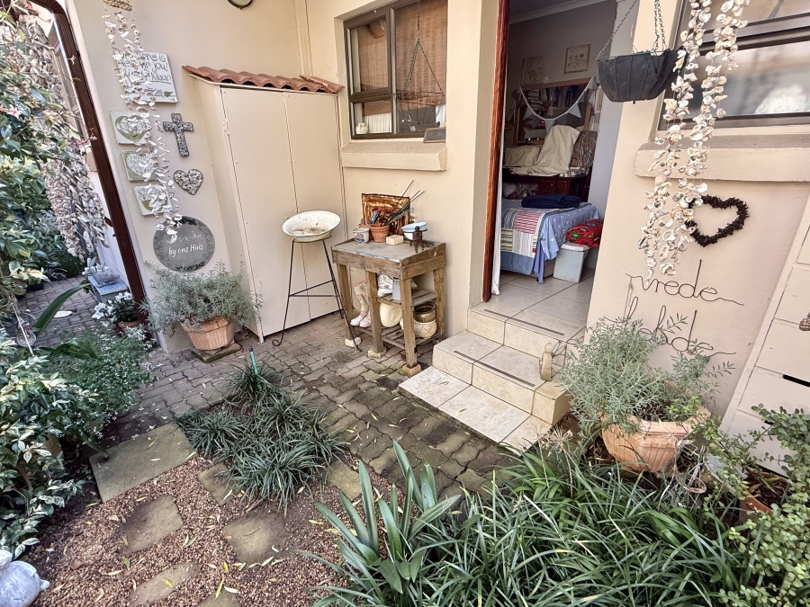 4 Bedroom Property for Sale in Honeydew Manor Gauteng