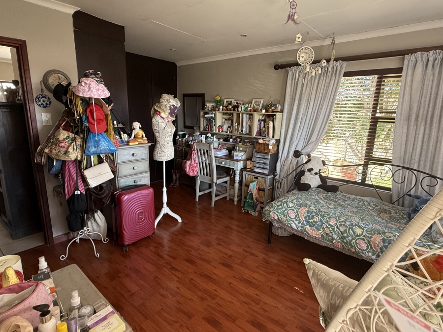 4 Bedroom Property for Sale in Honeydew Manor Gauteng