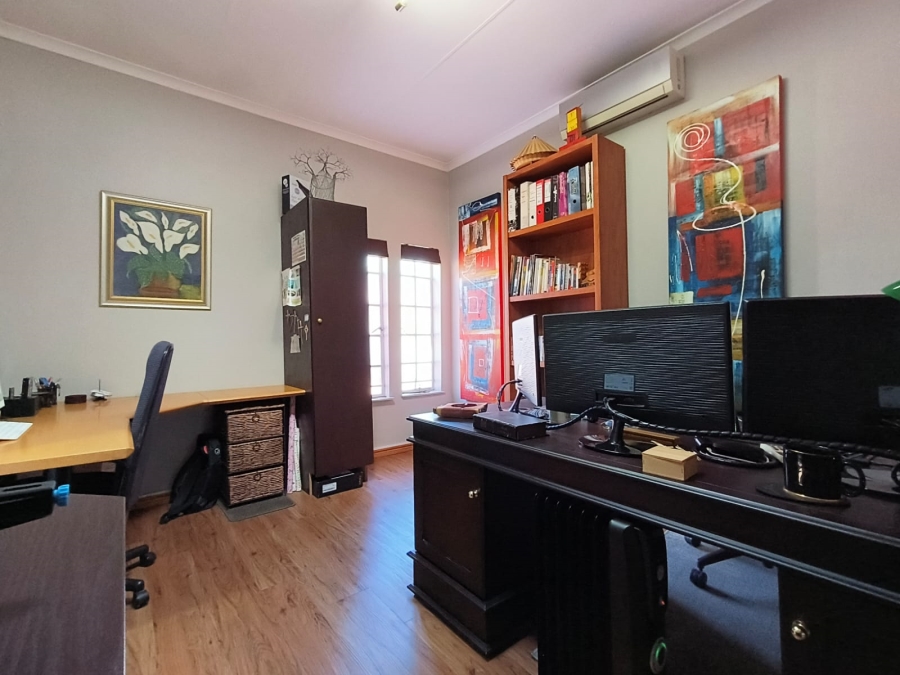 3 Bedroom Property for Sale in Garsfontein Gauteng