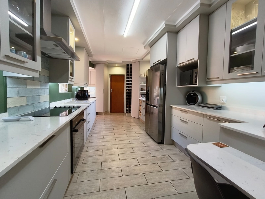 3 Bedroom Property for Sale in Garsfontein Gauteng