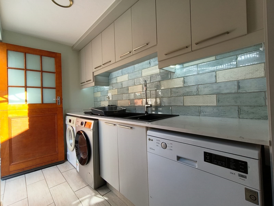 3 Bedroom Property for Sale in Garsfontein Gauteng