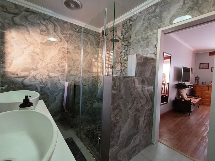 3 Bedroom Property for Sale in Garsfontein Gauteng