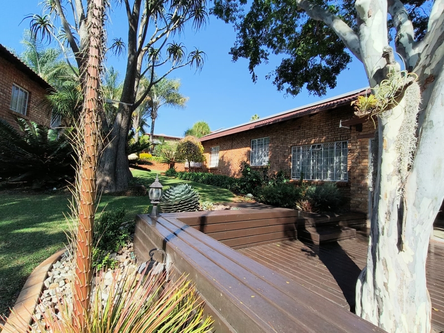 3 Bedroom Property for Sale in Garsfontein Gauteng
