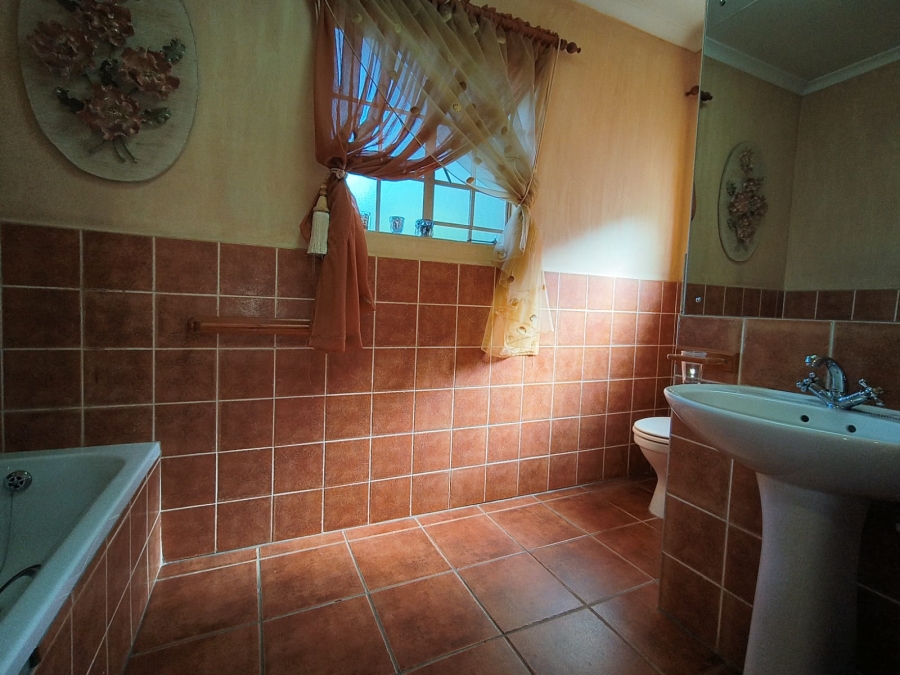 3 Bedroom Property for Sale in Garsfontein Gauteng