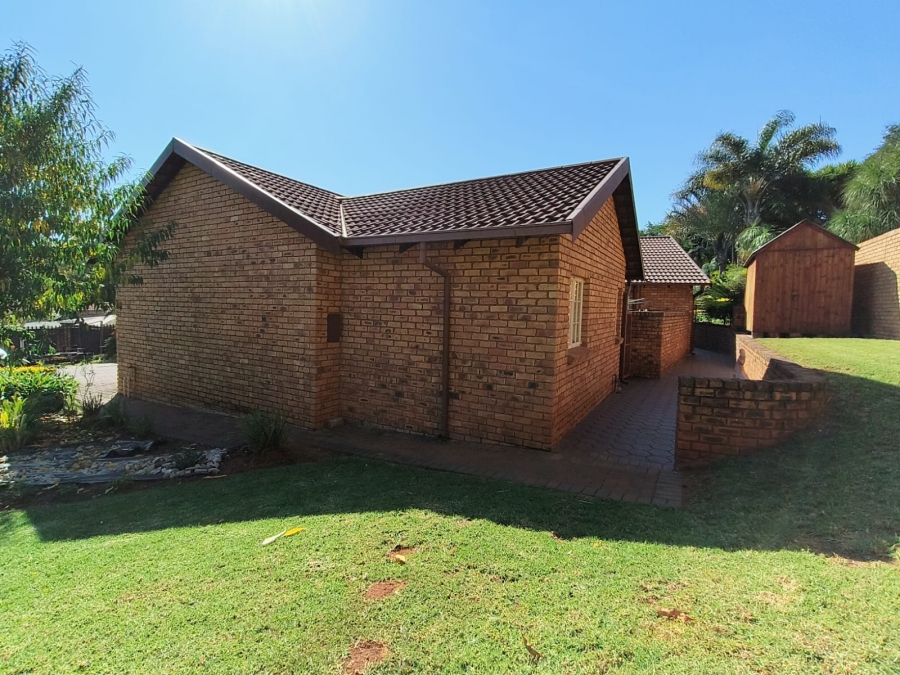 3 Bedroom Property for Sale in Garsfontein Gauteng
