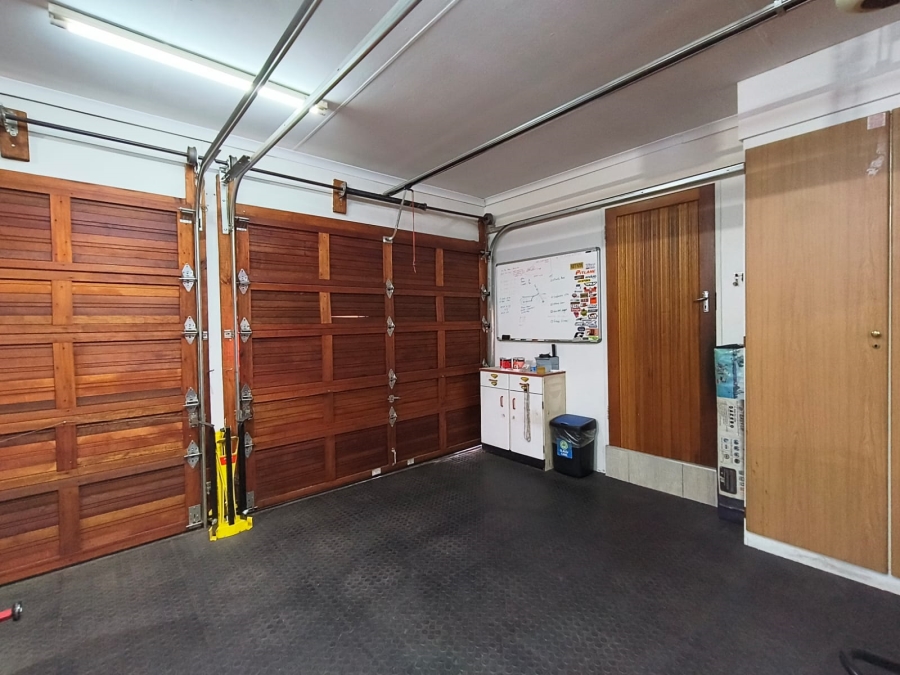 3 Bedroom Property for Sale in Garsfontein Gauteng
