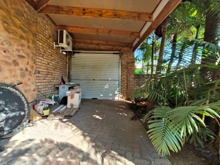 3 Bedroom Property for Sale in Garsfontein Gauteng