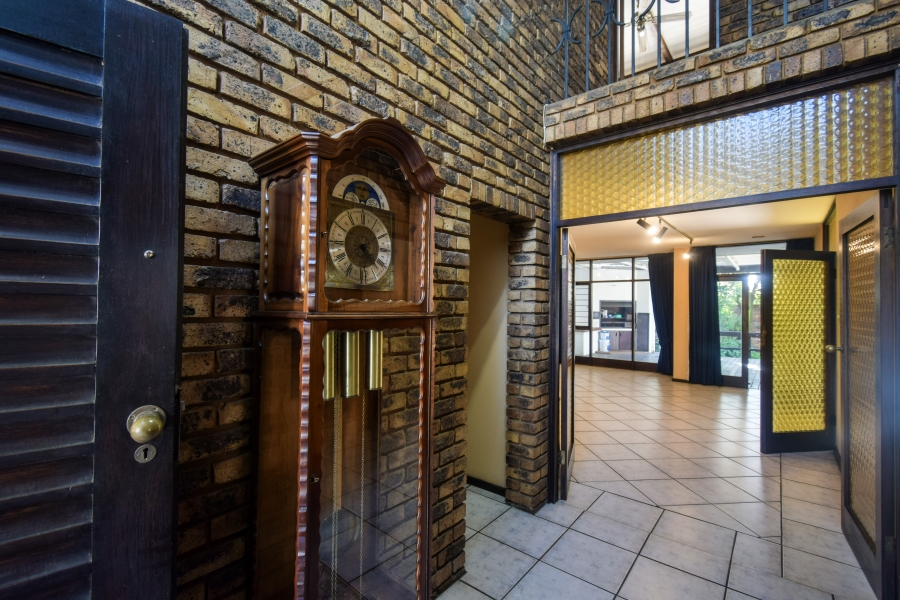 4 Bedroom Property for Sale in Faerie Glen Gauteng