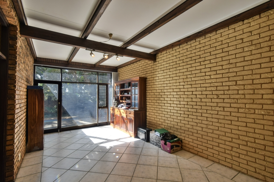 4 Bedroom Property for Sale in Faerie Glen Gauteng