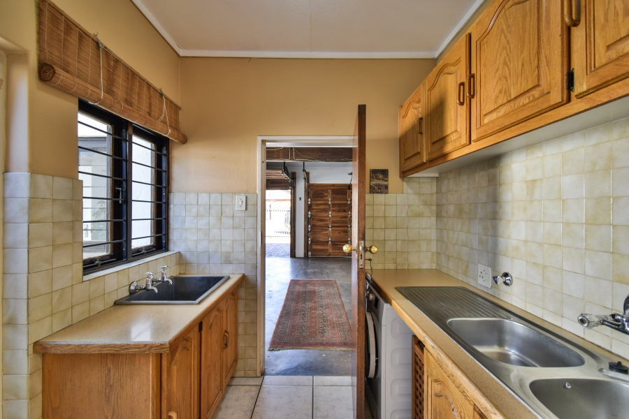 4 Bedroom Property for Sale in Faerie Glen Gauteng