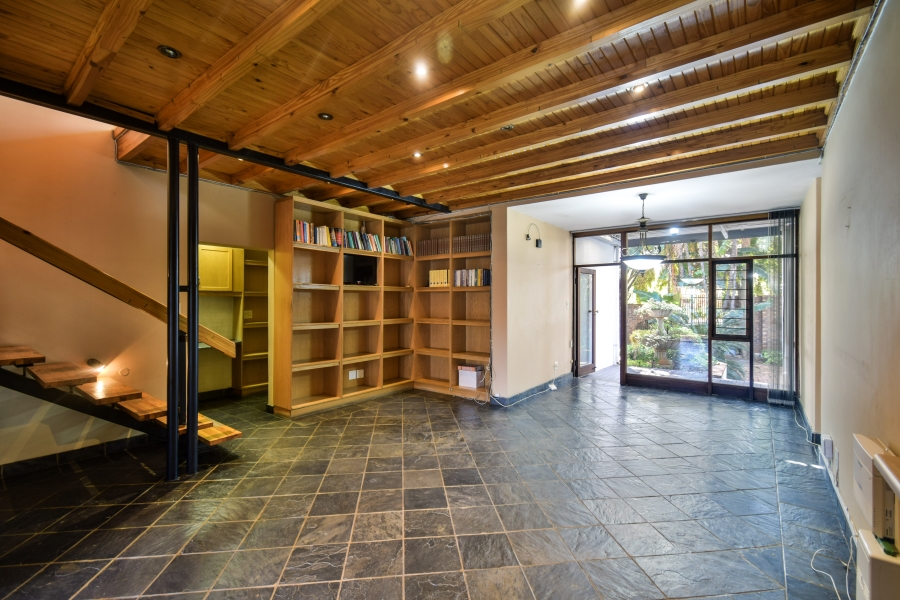 4 Bedroom Property for Sale in Faerie Glen Gauteng