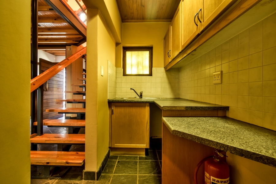 4 Bedroom Property for Sale in Faerie Glen Gauteng