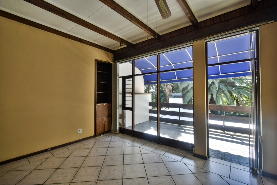 4 Bedroom Property for Sale in Faerie Glen Gauteng