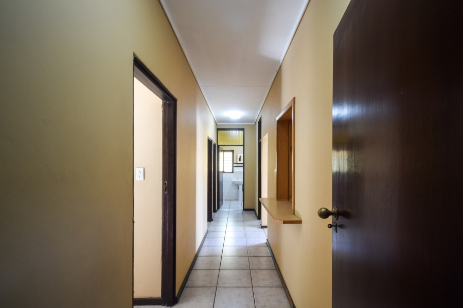 4 Bedroom Property for Sale in Faerie Glen Gauteng