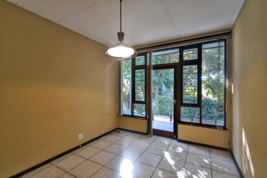 4 Bedroom Property for Sale in Faerie Glen Gauteng