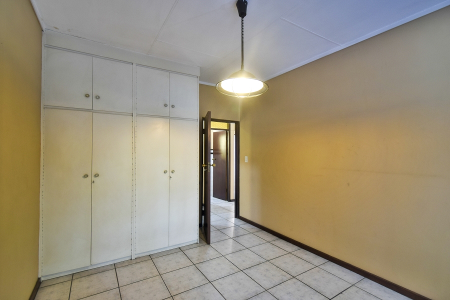 4 Bedroom Property for Sale in Faerie Glen Gauteng