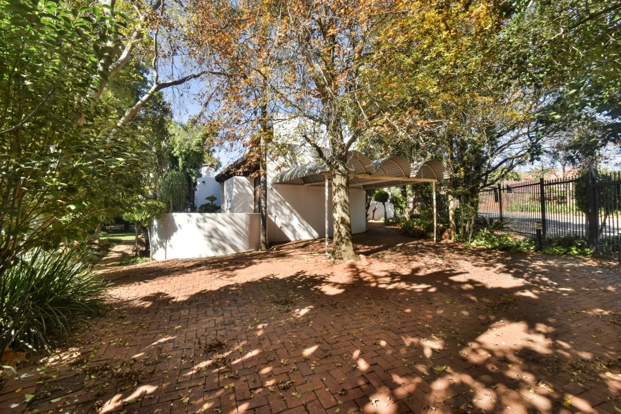 4 Bedroom Property for Sale in Faerie Glen Gauteng