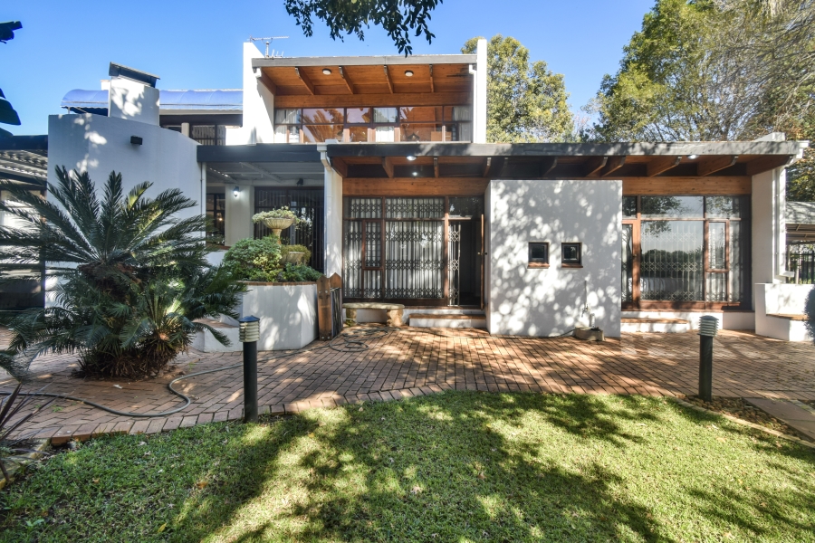 4 Bedroom Property for Sale in Faerie Glen Gauteng