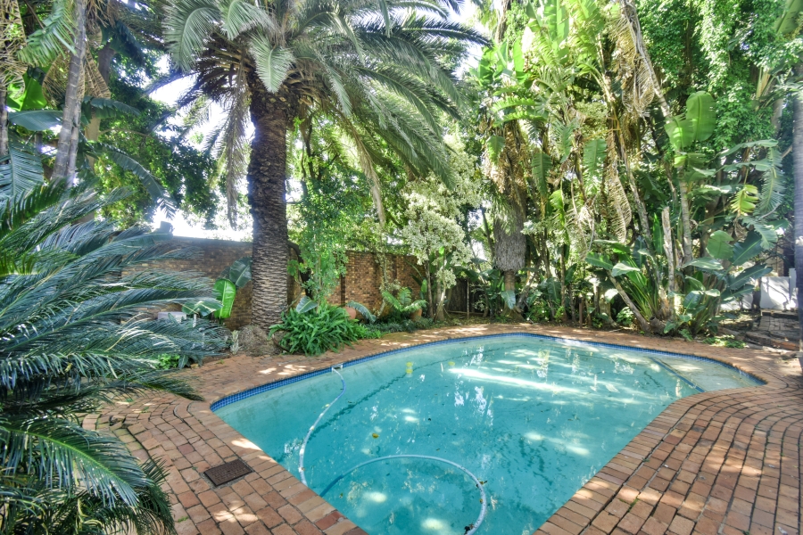 4 Bedroom Property for Sale in Faerie Glen Gauteng
