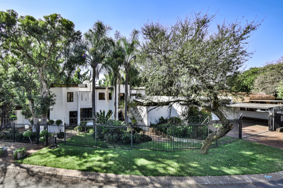 4 Bedroom Property for Sale in Faerie Glen Gauteng