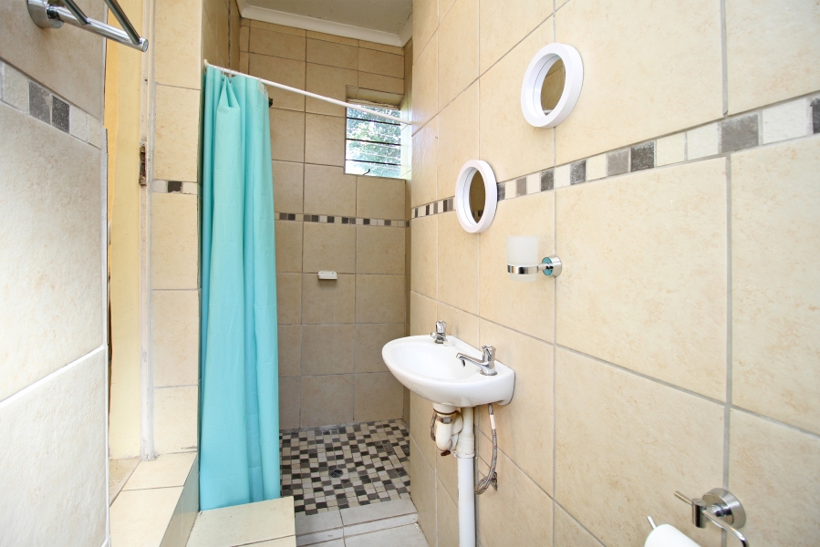 To Let 3 Bedroom Property for Rent in Robindale Gauteng