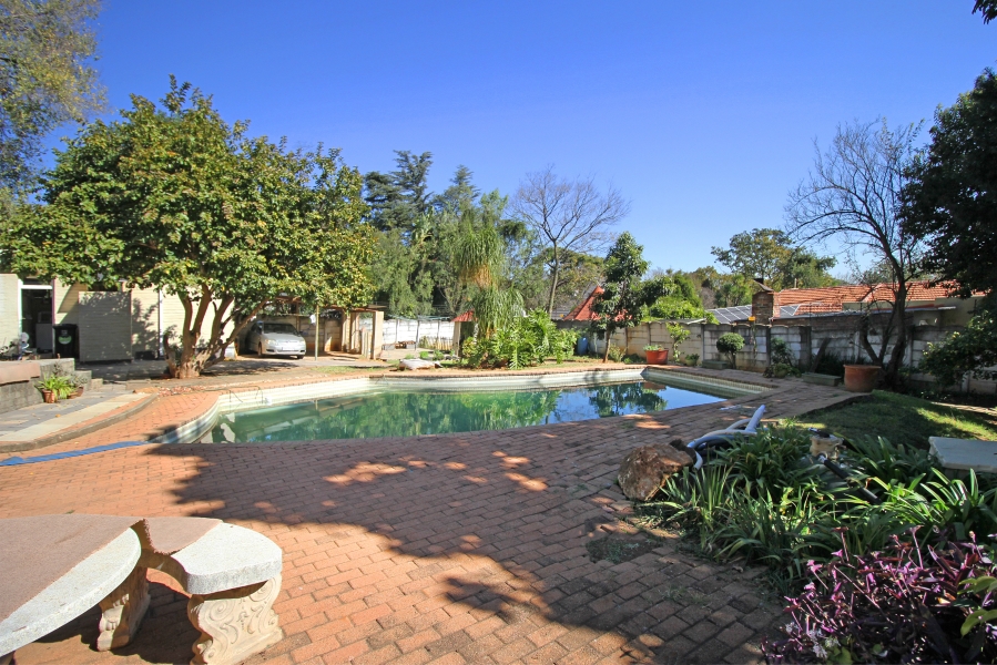 To Let 3 Bedroom Property for Rent in Robindale Gauteng