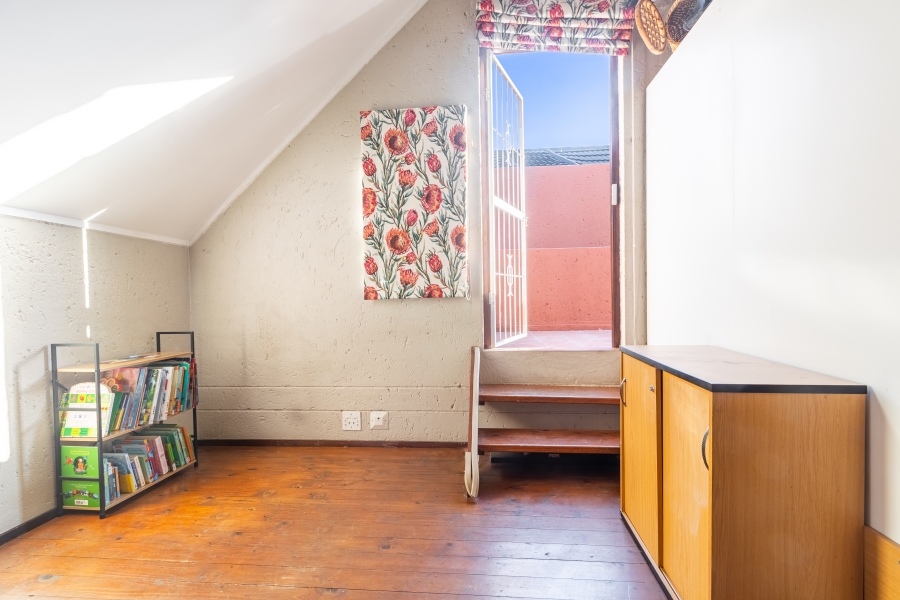 2 Bedroom Property for Sale in Magaliessig Gauteng