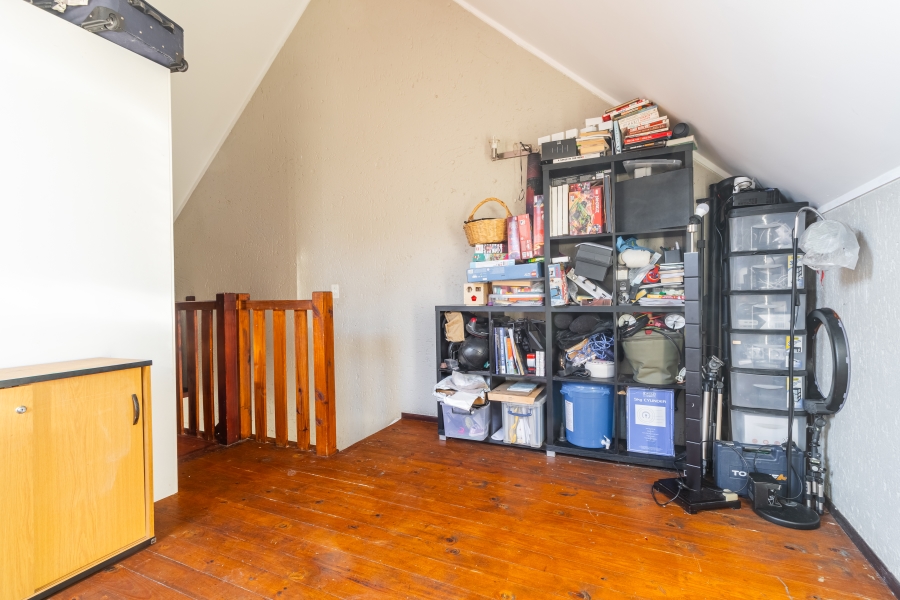 2 Bedroom Property for Sale in Magaliessig Gauteng