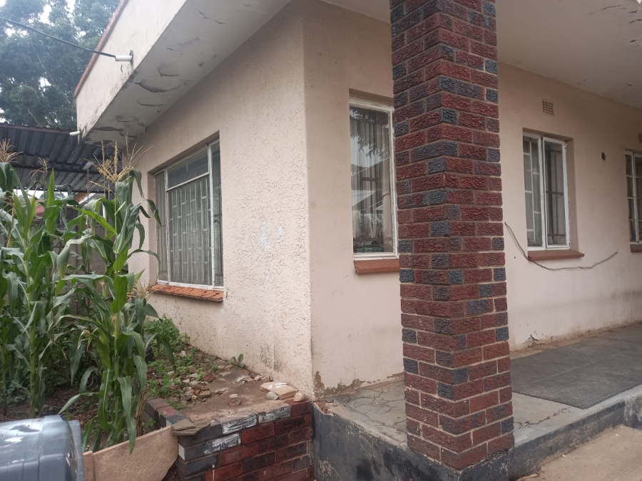 5 Bedroom Property for Sale in Turf Club Gauteng
